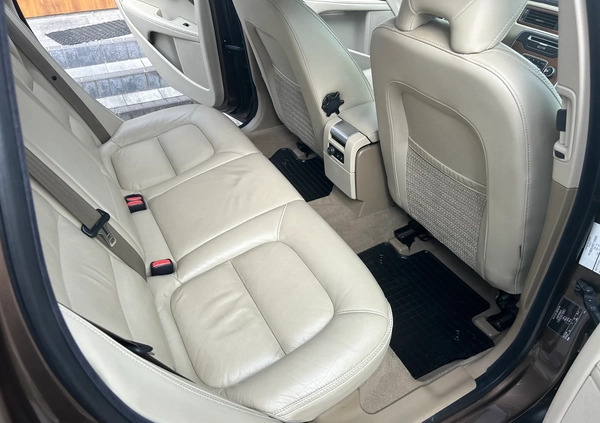 Volvo XC 70 cena 65800 przebieg: 328000, rok produkcji 2014 z Sochaczew małe 254